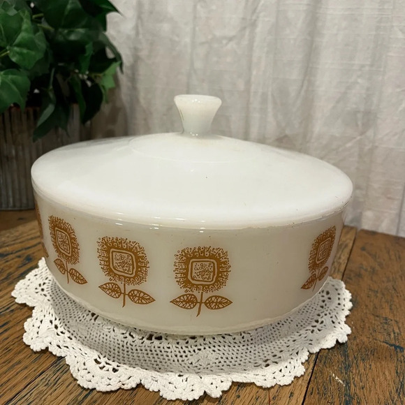 FEDERAL GLASS Vintage 60s Large Sunflower Milk Glass - Picture 8 of 10